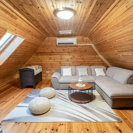 Chalet Markoci With Hot Tub - Happy Rentals Rakovica Exterior photo