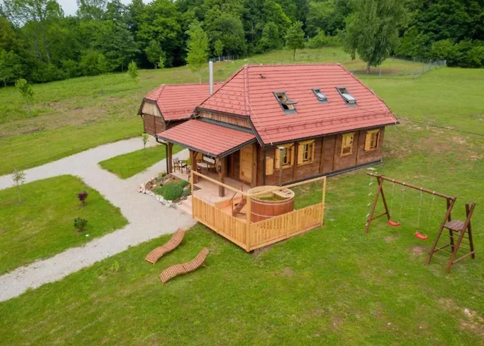 Chalet Markoci With Hot Tub - Happy Rentals